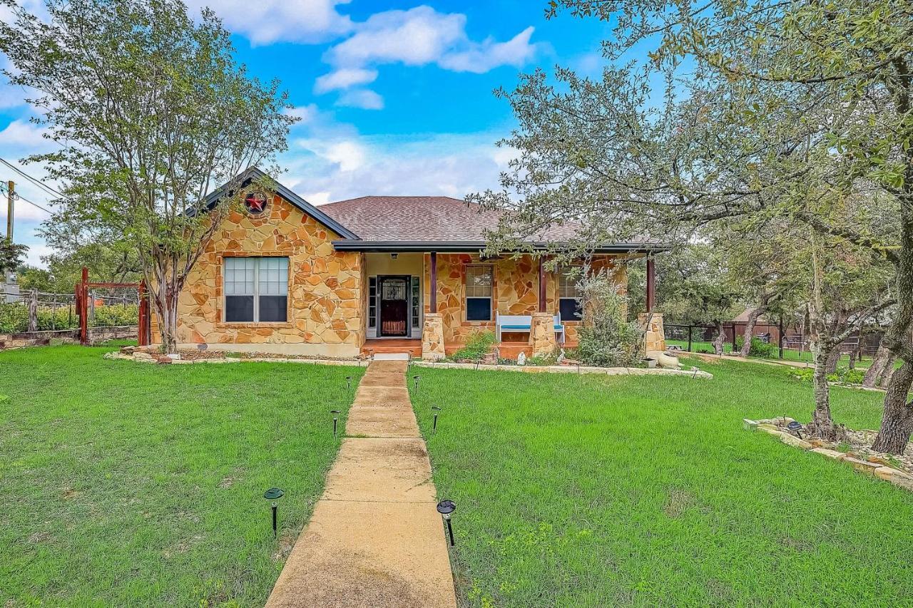 Вилла Stargazer Ranch Дрипинг-Спрингс Экстерьер фото